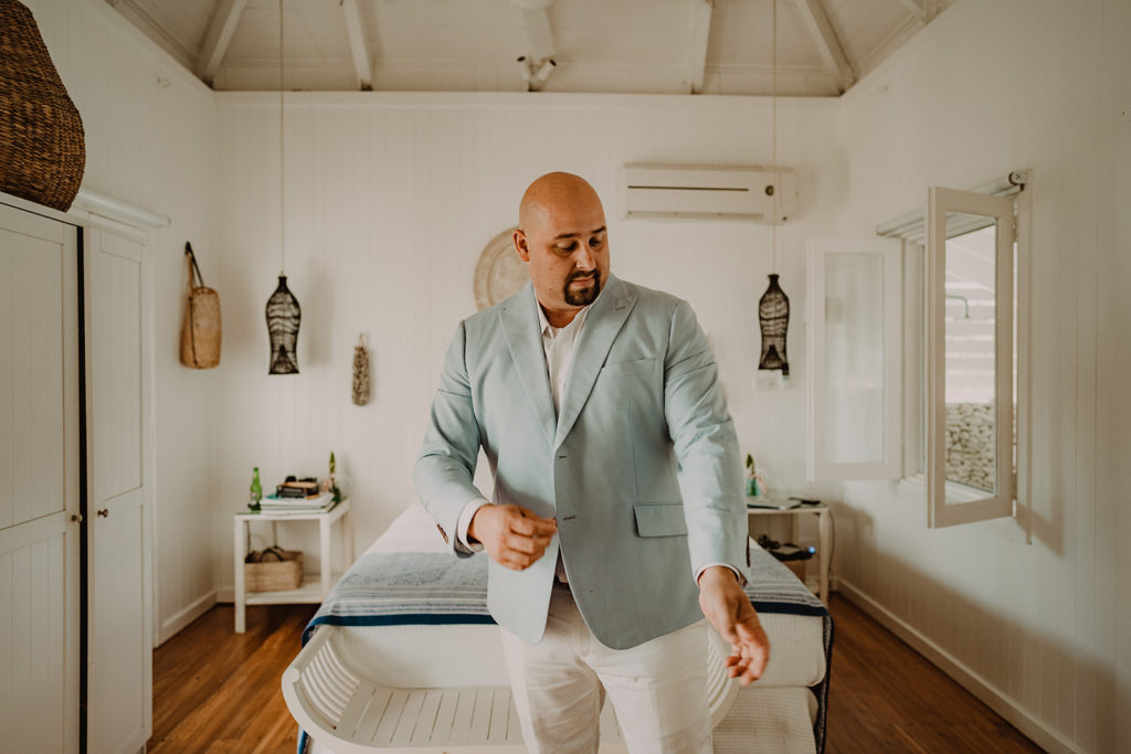 groom ready for his beach elopement